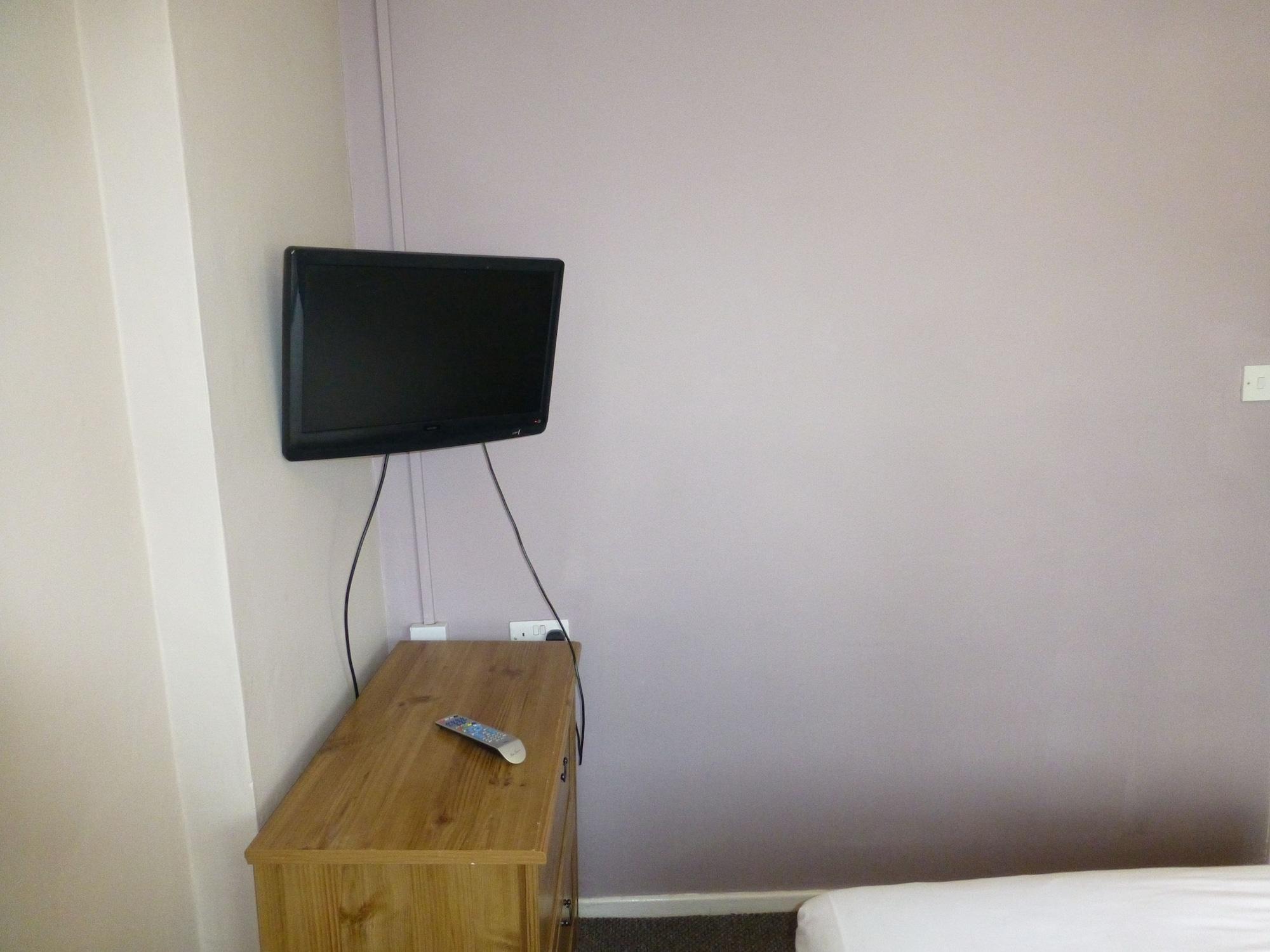 Prince Hotel Сметуик Екстериор снимка