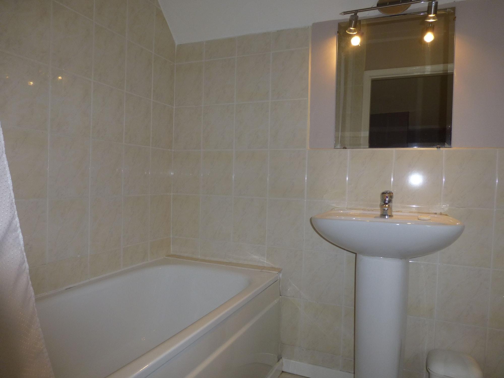 Prince Hotel Сметуик Екстериор снимка