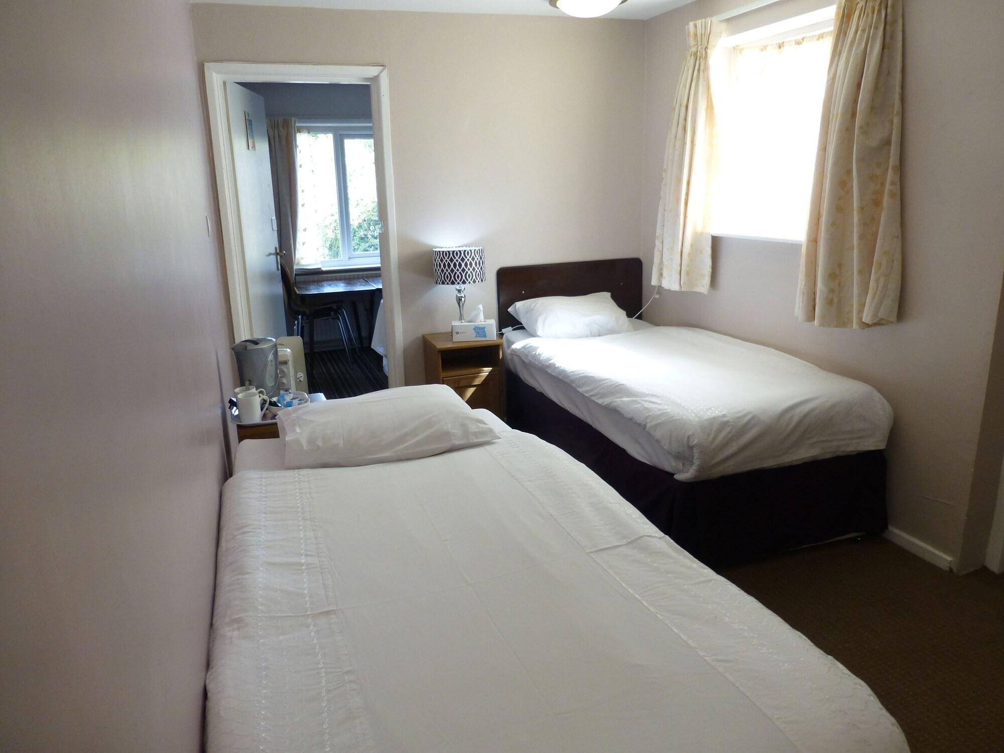 Prince Hotel Сметуик Екстериор снимка