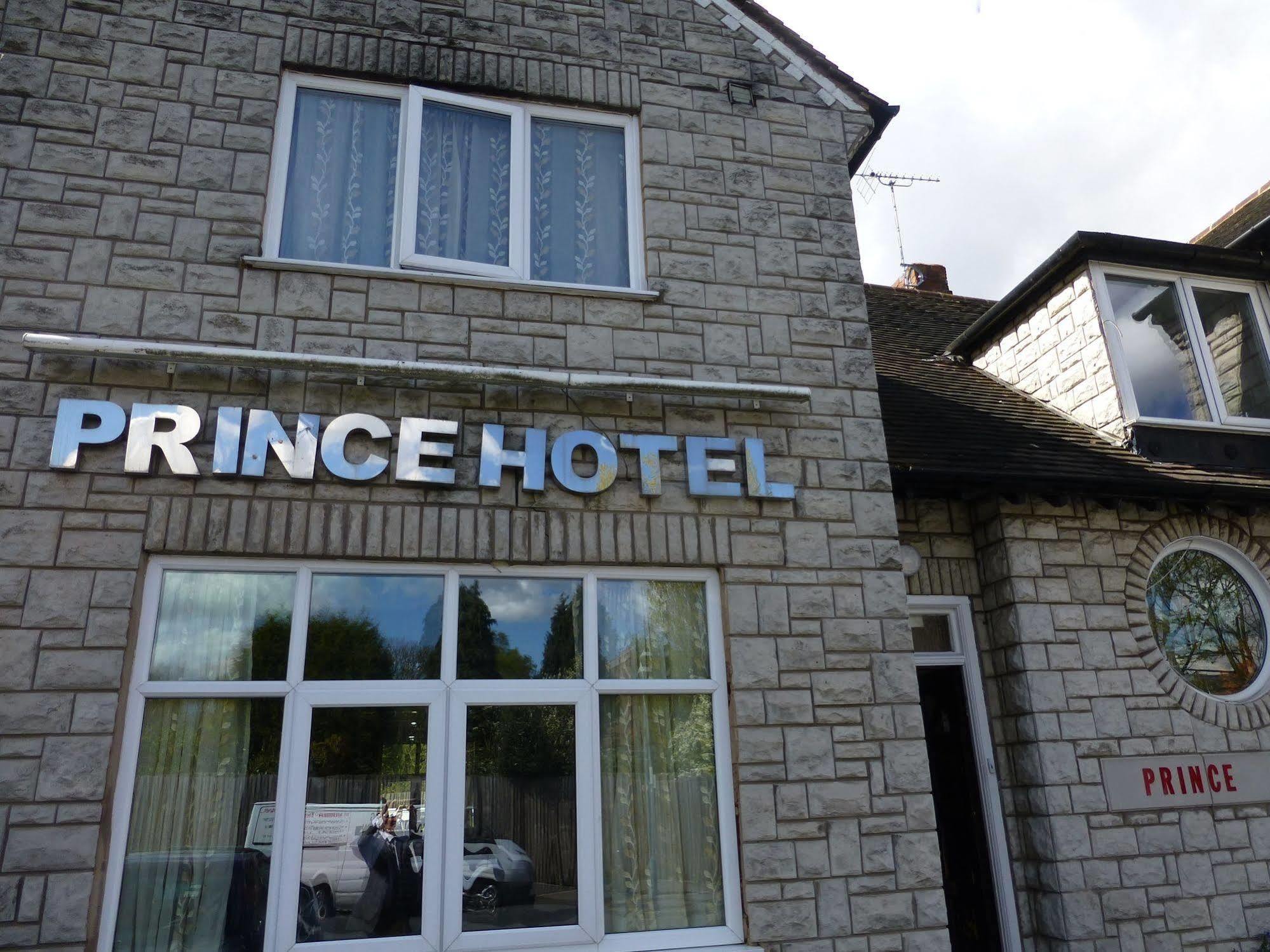 Prince Hotel Сметуик Екстериор снимка